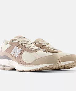 New balance 2002 Driftwood With Sandstone And Moonbeam
