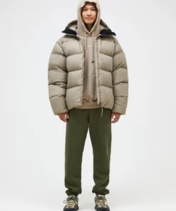 Peak Performance Frost Oversized Down Avid Beige